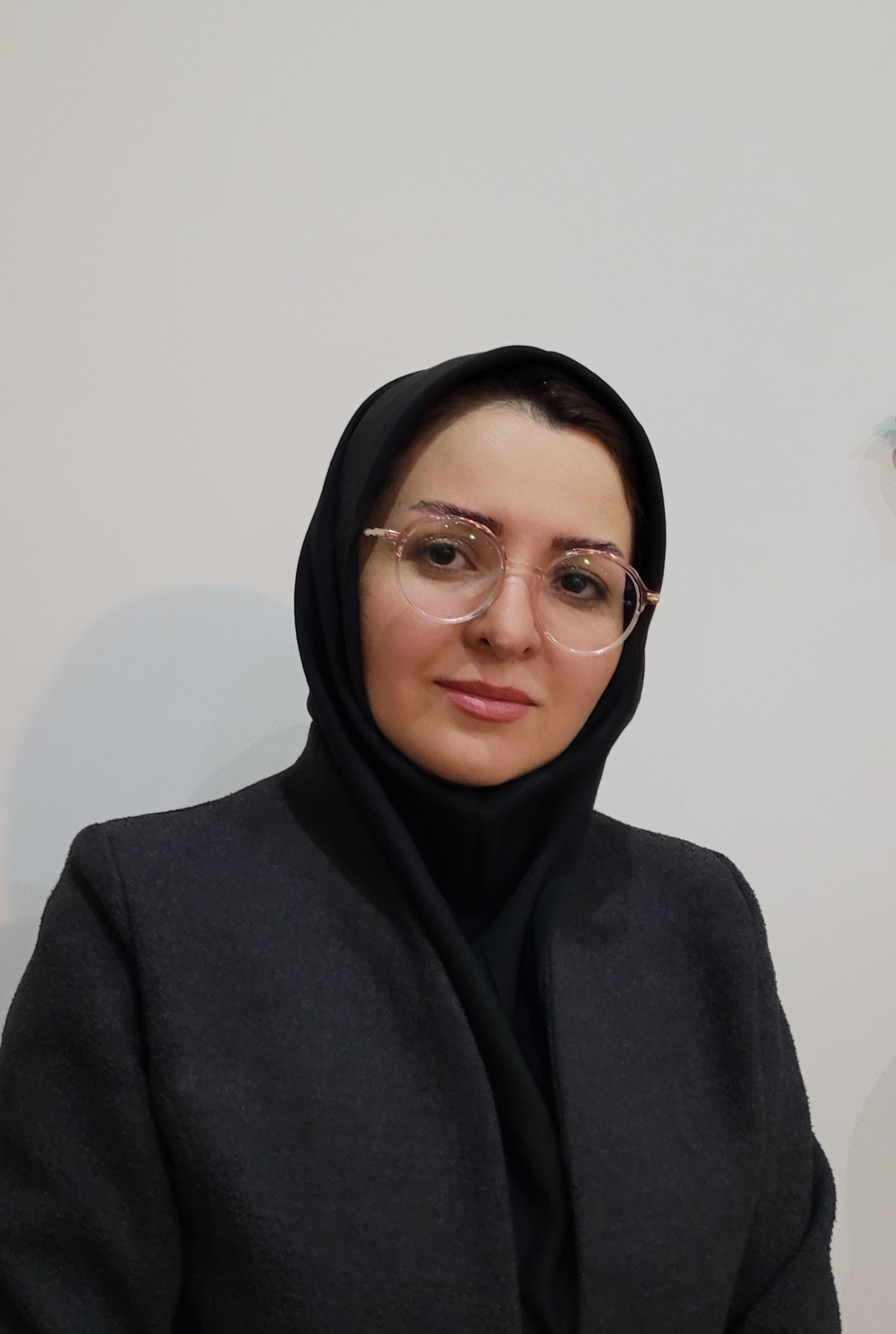 مشاوره پزشکی آنلاین با نشمین سلیمان اختیاری